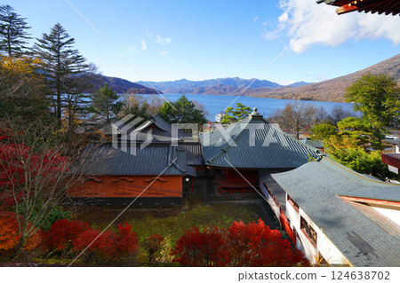 中禪寺湖(栃木縣日光市)-從日光山中禪寺看到的風景 中禪寺湖(栃木縣日光市)-從日光山中禪寺看到的風景 124638702