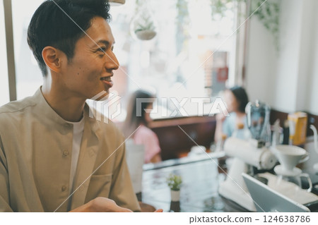 cafeteria, cafe, caffe 124638786