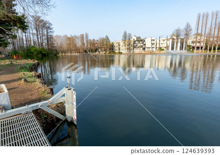 埼玉市浦和別所沼公園水深計 124639393