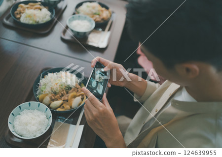 restaurant, gents, male 124639955