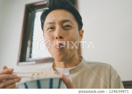 用餐 吃 飲食 124639971