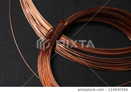 捆紮銅線 124640366