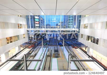 [Hiroshima Electric Railway] Hiroshima Station tram stop at dusk (March 2025) 124640497