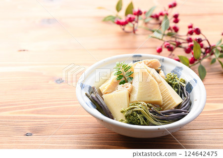 Spring flavor: Boiled bamboo shoots and bracken Spring flavor: Boiled bamboo shoots and bracken 124642475