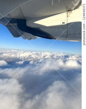 從飛機看見的天空 124648371