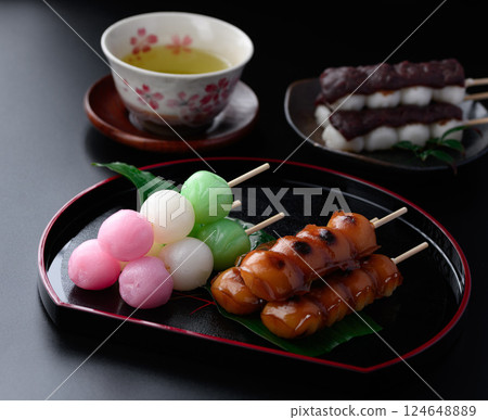 Three types of skewers (Japanese sweets) Mitarashi dango Three-color dango Skewers Three types of skewers (Japanese sweets) Mitarashi dango Three-color dango Skewers 124648889