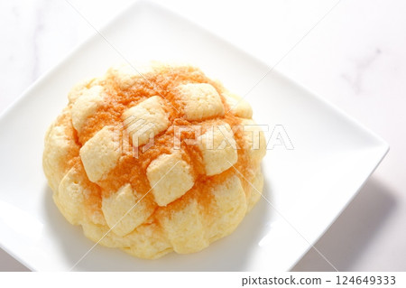 Delicious melon bread 124649333