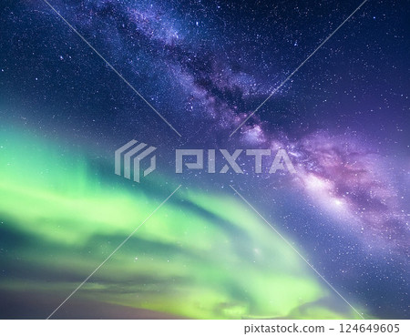 Celestial Symphony of the Northern Lights and the Milky Way Celestial Symphony of the Northern Lights and the Milky Way 124649605