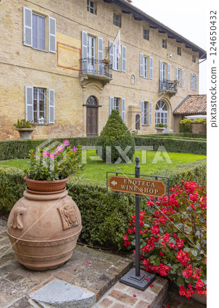 Wine shop, Castello di Razzano castle, Piedmont, Italy 124650432