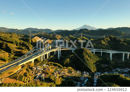 Shin-Tomei Expressway Junction Drone Aerial Photography of Mt. Fuji at Sunrise in Winter Interchange | Chubu-Odan Expressway Shin-Tomei Expressway Junction Drone Aerial Photography of Mt. Fuji at Sunrise in Winter Interchange | Chubu-Odan Expressway 124650912