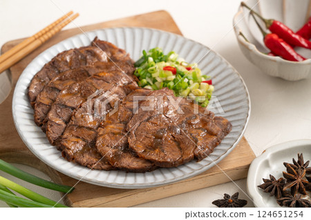 牛腱 牛肉 台灣 食物 Braised beef shank 牛すね肉 牛腱 牛肉 台灣 食物 Braised beef shank 牛すね肉 124651254