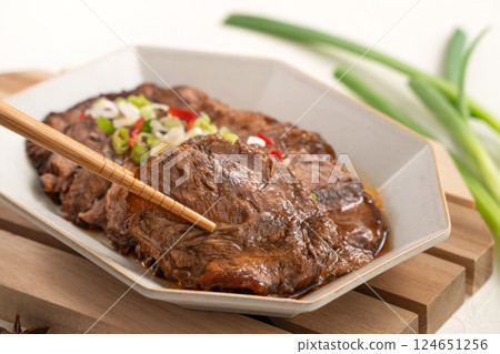 牛腱 牛肉 台灣 食物 Braised beef shank 牛すね肉 124651256