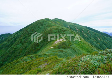 岩瀬岳的山脊 岩瀬岳的山脊 124653154