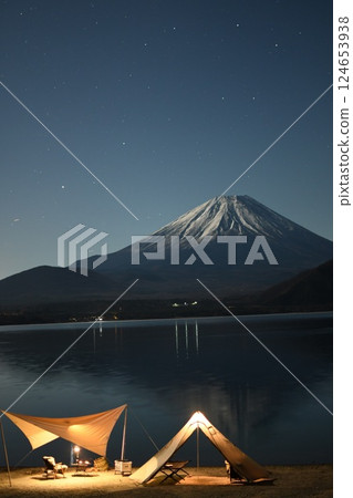 Camping Night Camping Night 124653938