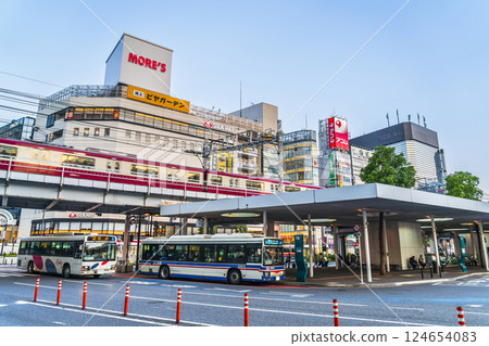 Cityscape in front of Kawasaki Station in the evening, bus rotary, Keikyu Line, streetscape [Kawasaki City, Kanagawa Prefecture] 124654083