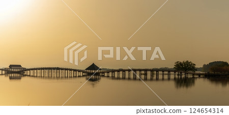 "Aomori Prefecture" Tsuru no Mai Bridge, morning scenery, Tsuruta Town 124654314