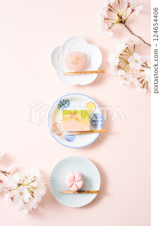 春天的日式甜點 124654406