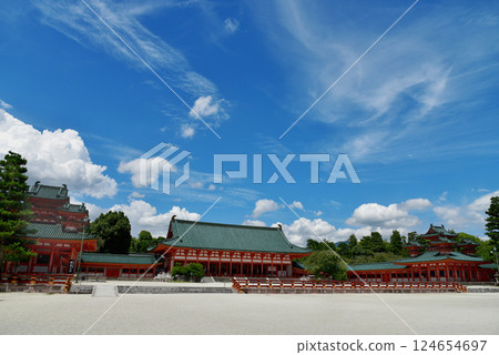 Heian Shrine shines against the blue sky Heian Shrine shines against the blue sky 124654697