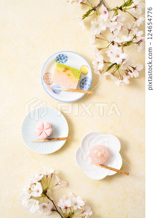 Spring Japanese sweets 124654776