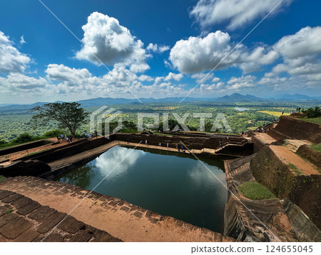 錫吉里耶岩頂的遺址、國王浴場、世界遺產 124655045