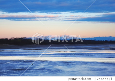 Mountains from the Watarase Retarding Basin 124656541