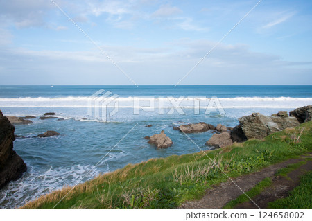 Horizon over water of Atlantic ocean in Galizia, Spain 124658002