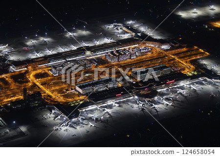 Aerial view of Haneda Airport at night Aerial view of Haneda Airport at night 124658054