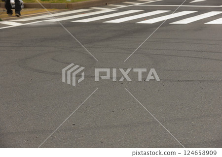 [Motorsports] Tire marks 124658909