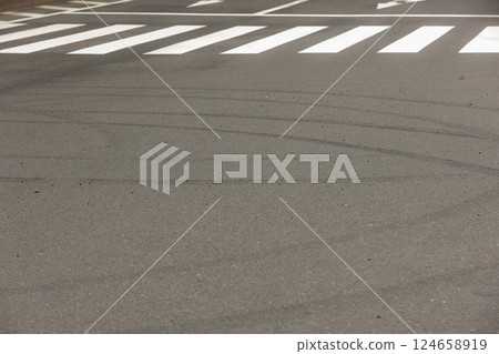 [Motorsports] Tire marks 124658919