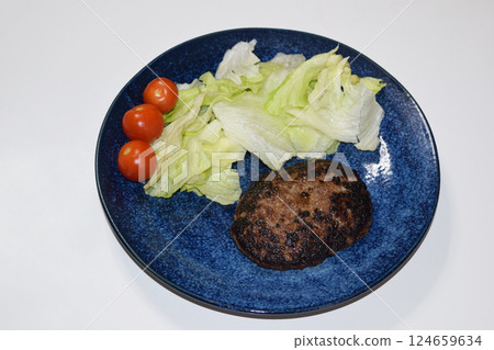 漢堡包和沙拉 124659634