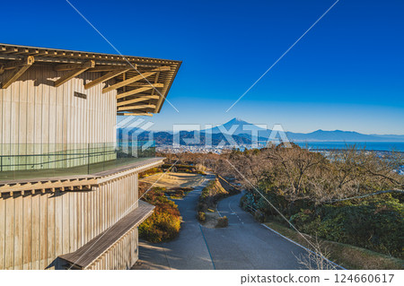 A view from the Nihondaira Yume Terrace Observation Corridor on a clear winter morning in Shizuoka City (Shizuoka Prefecture) A view from the Nihondaira Yume Terrace Observation Corridor on a clear winter morning in Shizuoka City (Shizuoka Prefecture) 124660617