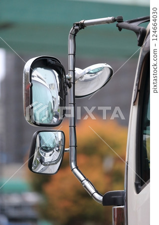 Truck side mirror 124664030