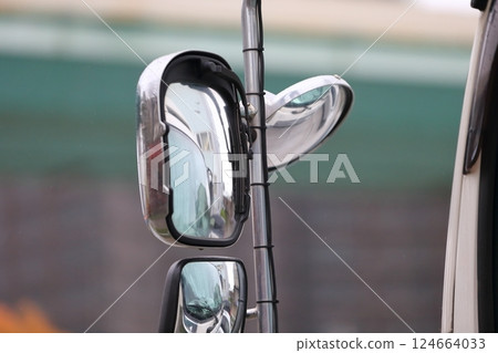 Truck side mirror 124664033