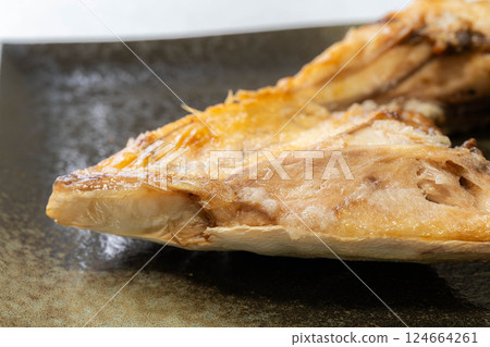 [Food Ingredients] Salt-grilled Brikama 124664261
