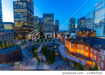 [Magic Hour] Magic hour scenery around Tokyo Station [Tokyo] 124664393