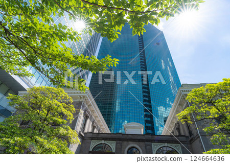 [Urban scenery] Buildings near Shinbashi, Tokyo in early summer [Tokyo] 124664636