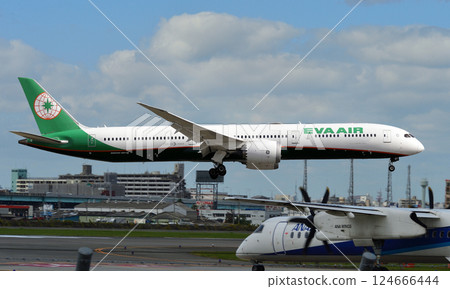 長榮航空B78X 福岡機場進場 124666444