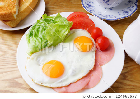 Ham Egg Breakfast Ham Egg Breakfast 124666658