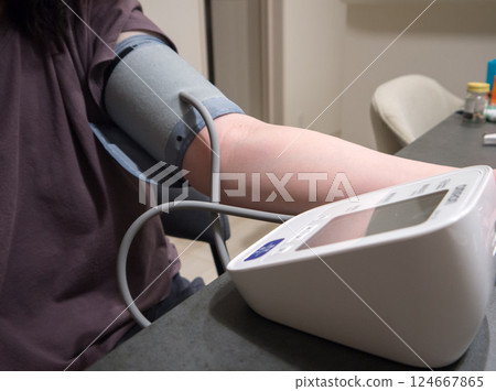 測量血壓 124667865