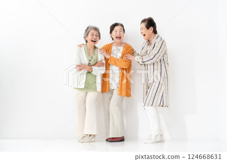 高級女人，好朋友，微笑，全身 124668631