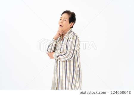 Senior woman portrait worried Senior woman portrait worried 124668648