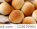 Round bread 124670901