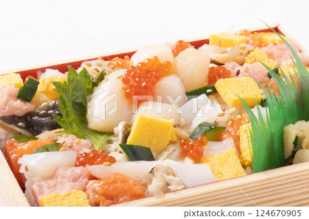 Seafood chirashi sushi 124670905