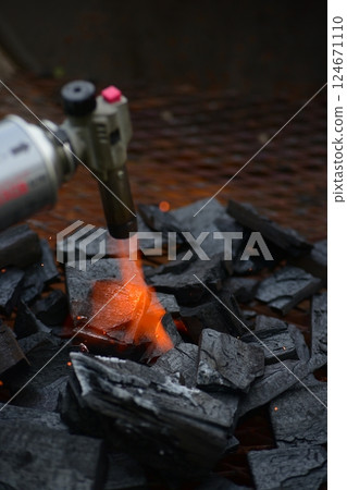 Gas burner, charcoal, fire starter, flame 124671110
