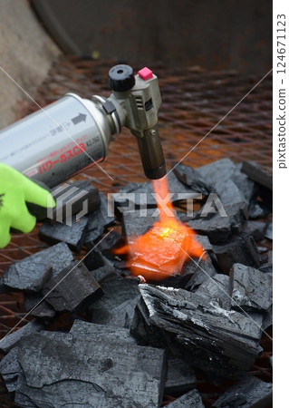 Gas burner, charcoal, fire starter, flame 124671123