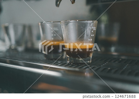 extraction, coffee, brewed 124671688