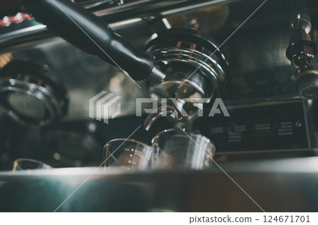 取出 咖啡 喝咖啡 124671701