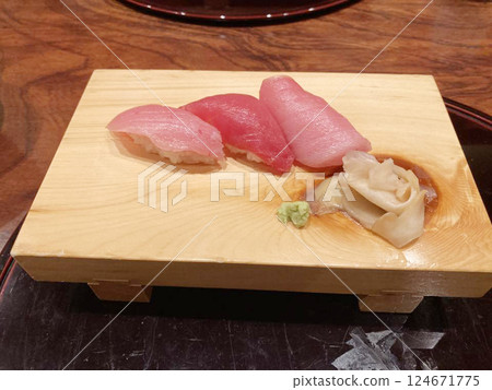 新鮮鮪魚壽司 新鮮鮪魚壽司 124671775