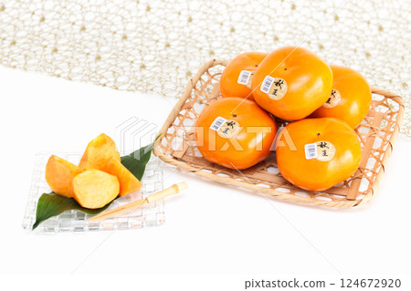 博多秋生柿子,產自福岡縣,無籽,口感甜美 博多秋生柿子,產自福岡縣,無籽,口感甜美 124672920