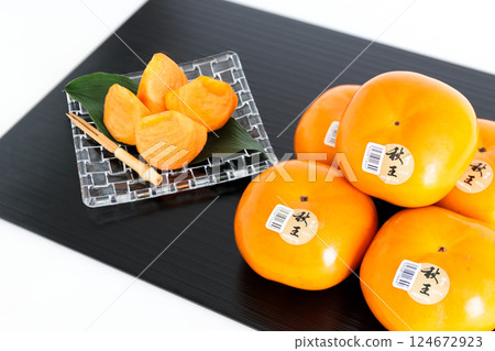 Hakata Akio, seedless, completely sweet persimmon from Fukuoka Prefecture 124672923
